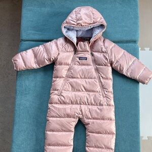 Patagonia Baby Hi-Loft Puffer Bunting 6-12M. New with tags!